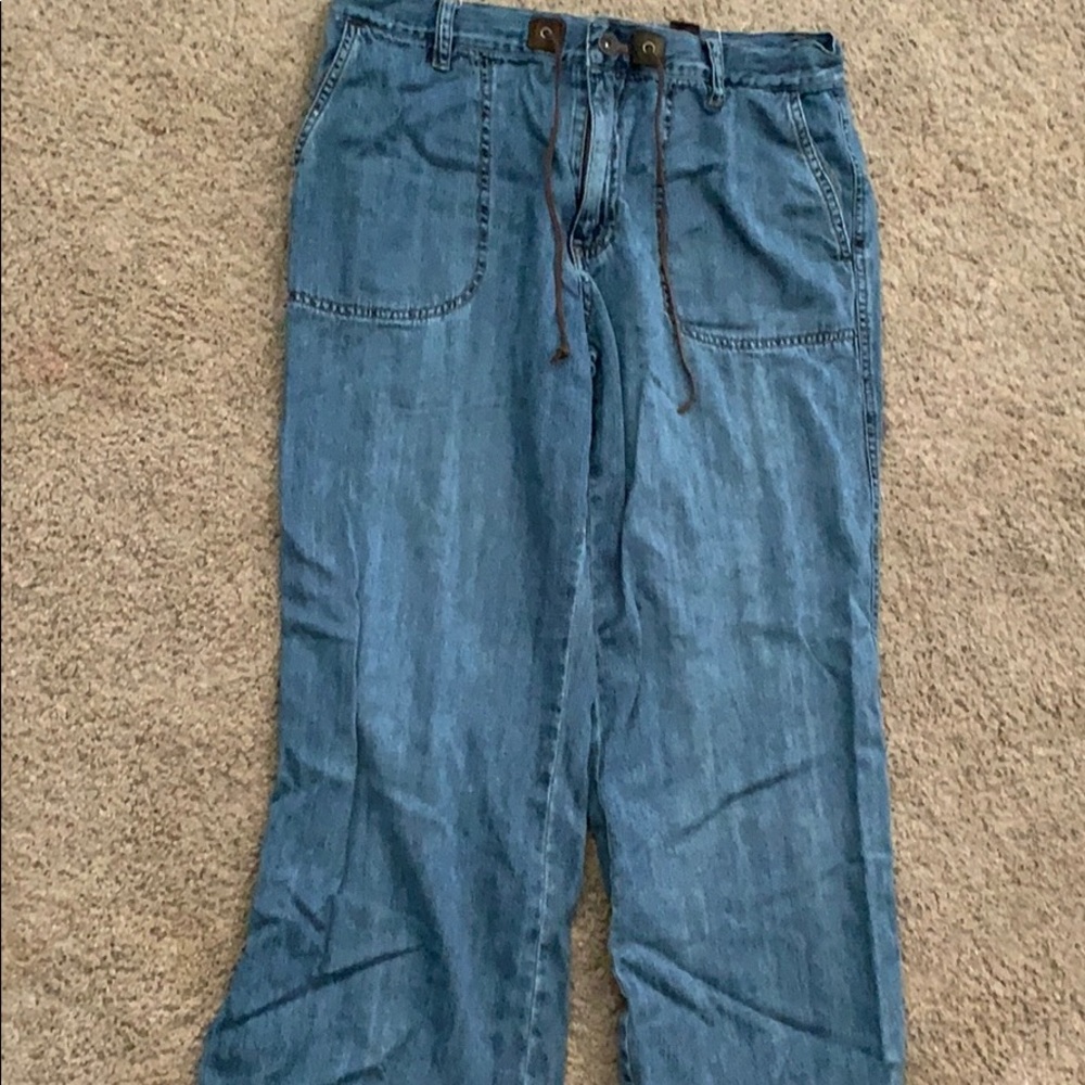 Cropped DKNY jeans